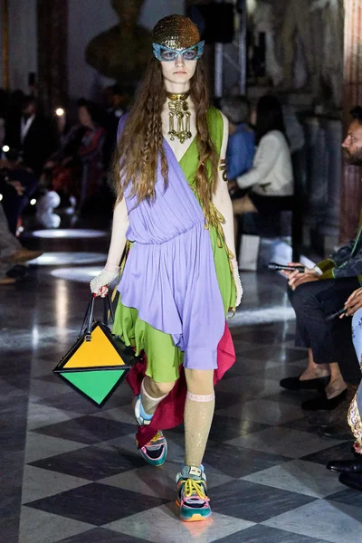 Look 76
